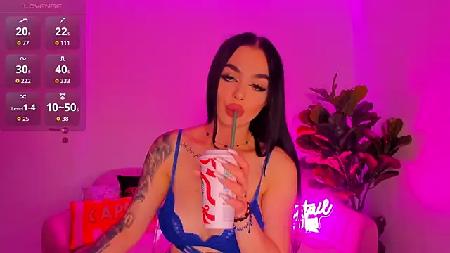 TiaBelle online show from November 5, 2025, 5:24 pm