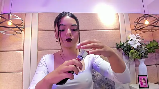 AriaBelles online show from October 10, 2025, 2:49 pm