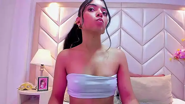 AriaBelles online show from October 21, 2025, 7:36 pm