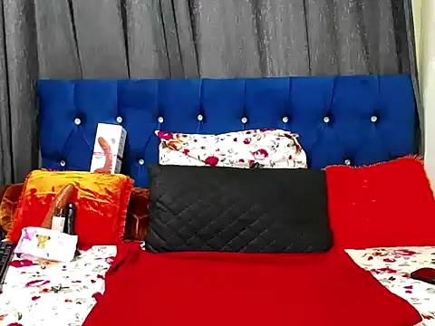 BustyBMWx online show from October 4, 2025, 9:24 pm