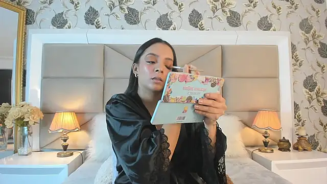 MayaDeLuca online show from January 13, 2026, 1:05 pm