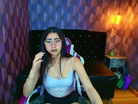 Snapshot of Nanisshawna chatting on October 21, 2025, 3:40 am Nanisshawna online show from October 21, 2025, 3:40 am