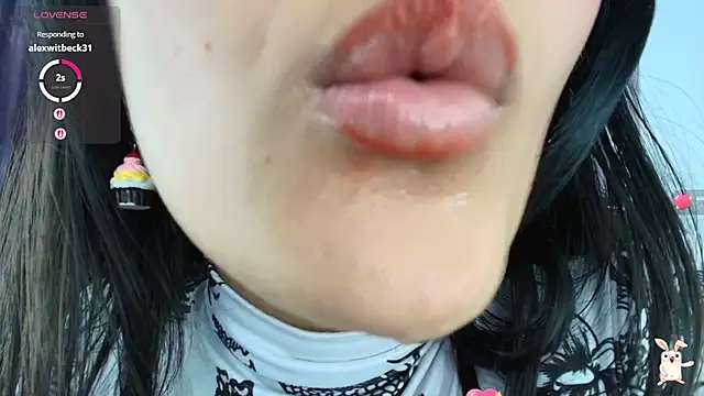 Snapshot of Hinata_21_ chatting on December 3, 2025, 9:02 pm Hinata 21 online show from December 3, 2025, 9:02 pm