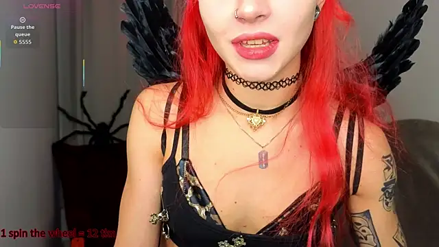 Snapshot of MonicaMilligan chatting on October 28, 2025, 2:42 pm MonicaMilligan online show from October 28, 2025, 2:42 pm