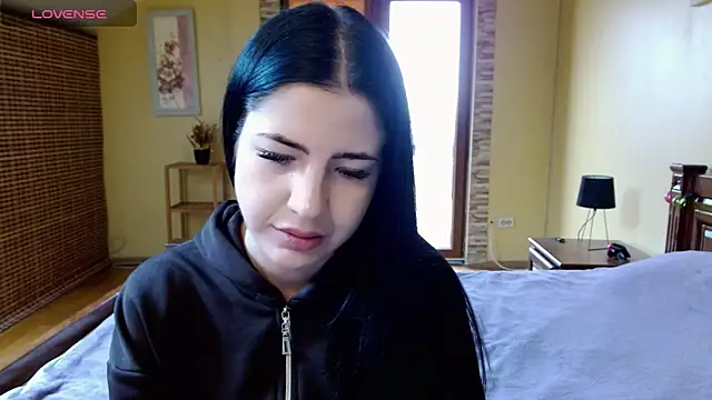 Malibu J online show from October 5, 2025, 12:47 pm