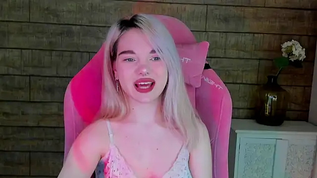 AnnaDelon online show from October 12, 2025, 5:06 am