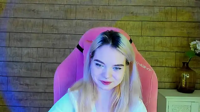 AnnaDelon online show from October 15, 2025, 5:07 am