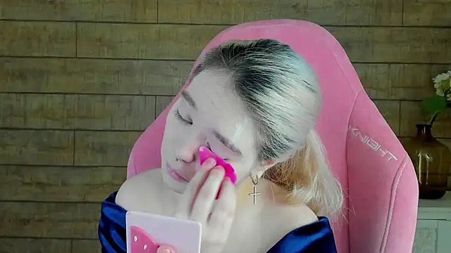 AnnaDelon online show from October 23, 2025, 4:12 am