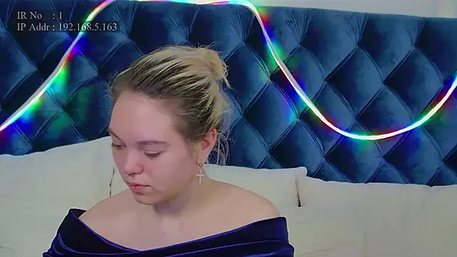 AnnaDelon online show from November 19, 2025, 4:12 am