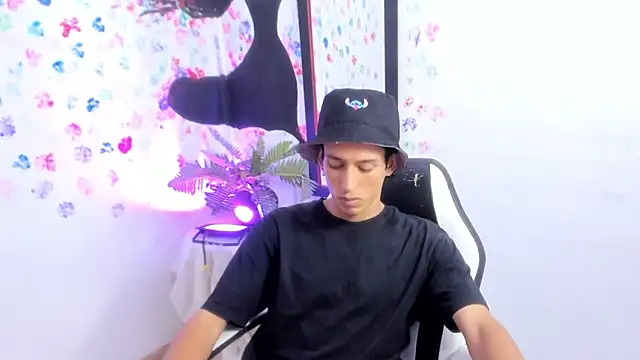 Kingnumb  online show from September 26, 2025, 4:11 pm