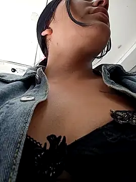   Antonella online show from November 3, 2025, 3:13 pm