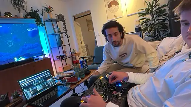 Passion-Frucht online show from September 28, 2025, 3:23 am