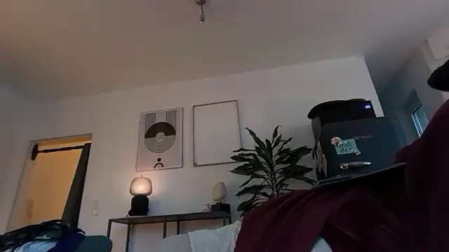 Passion-Frucht online show from November 5, 2025, 4:07 pm