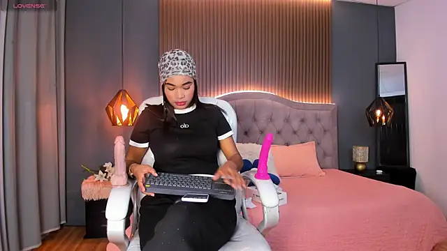 Tiffany  charm  online show from January 8, 2026, 3:20 am