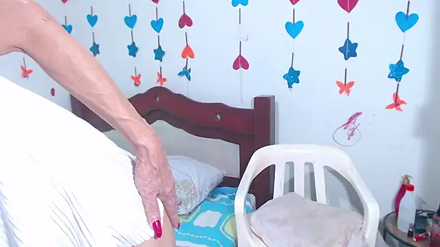 lorenacapelli online show from February 13, 2026, 1:18 pm