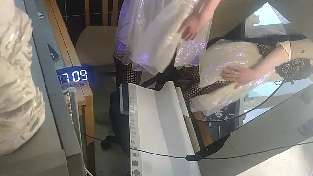 Snapshot of LilithsEve chatting on November 1, 2025, 5:09 am LilithsEve online show from November 1, 2025, 5:09 am