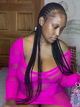 Snapshot of Bellabootie chatting on April 10, 2026, 8:24 pm Bellabootie online show from April 10, 2026, 8:24 pm