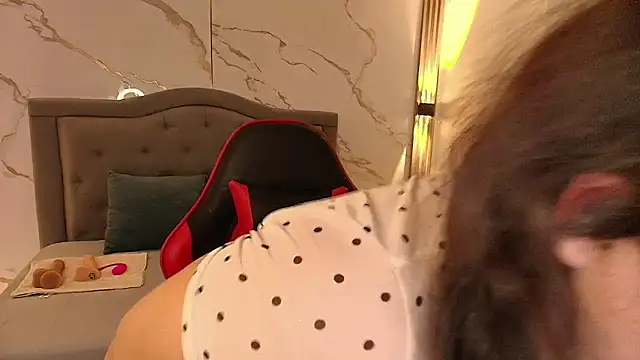 Nina Rouge7 online show from September 30, 2025, 6:40 am