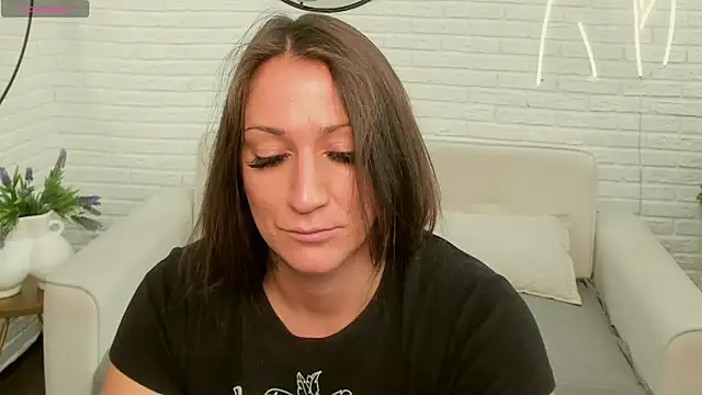 Snapshot of Miss_Kamilla chatting on September 29, 2025, 7:02 am Miss Kamilla online show from September 29, 2025, 7:02 am