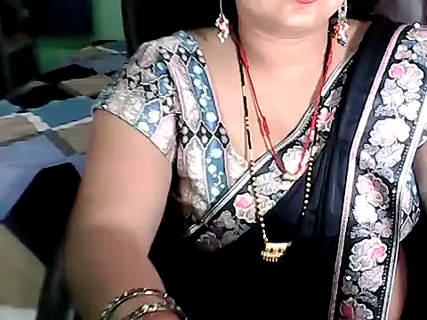 BABITA KUMARII online show from October 10, 2025, 5:12 pm