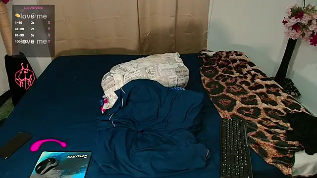 LucasGaeel online show from March 23, 2026, 1:42 am