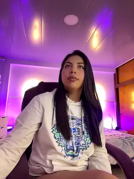 kloe28 online show from September 29, 2025, 3:44 am