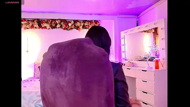 kloe28 online show from November 15, 2025, 3:48 am