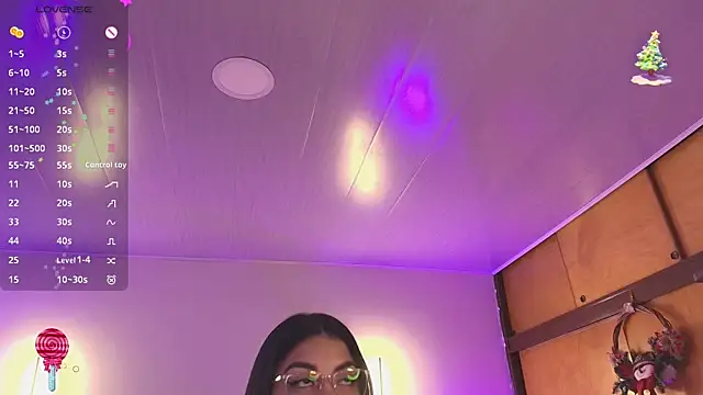 kloe28 online show from November 29, 2025, 4:37 am