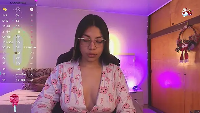 kloe28 online show from December 3, 2025, 4:09 am