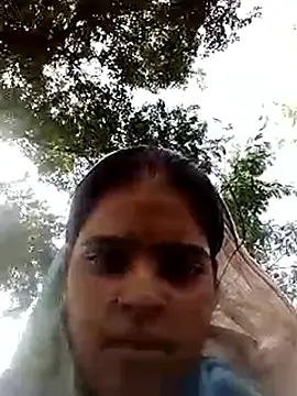 Snapshot of Cuty_nensi chatting on October 9, 2025, 8:01 am Cuty nensi online show from October 9, 2025, 8:01 am