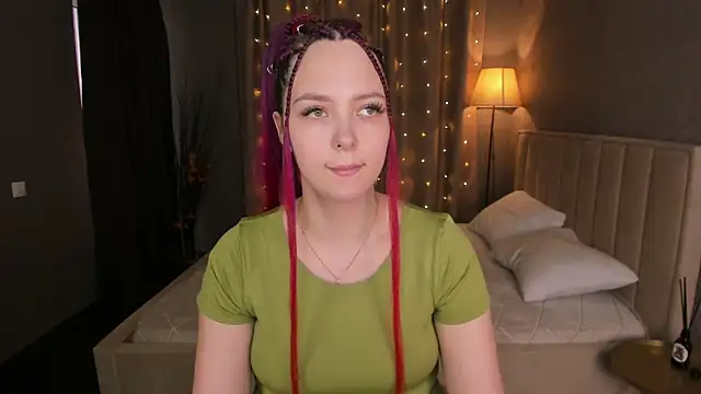 Monica  Queen online show from January 15, 2026, 5:23 am