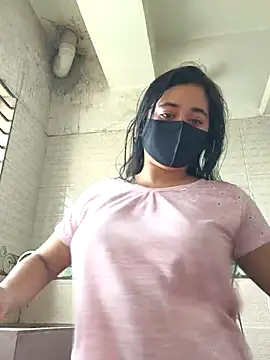 Love Queen11 online show from April 12, 2026, 7:35 am