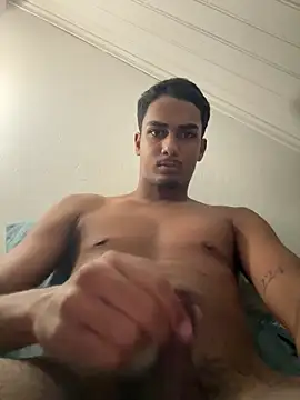 Snapshot of Aaroncornelius chatting on March 19, 2026, 10:03 pm Aaroncornelius online show from March 19, 2026, 10:03 pm