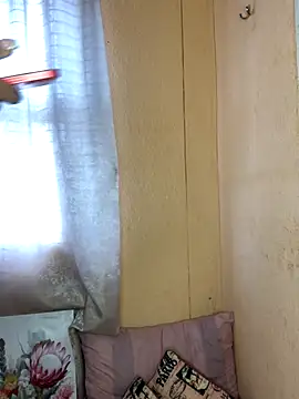 Caramel102004 online show from November 3, 2025, 11:44 am