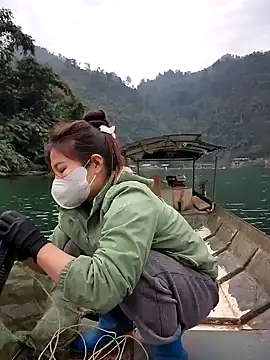 Meoweo 23 online show from December 18, 2025, 12:17 am