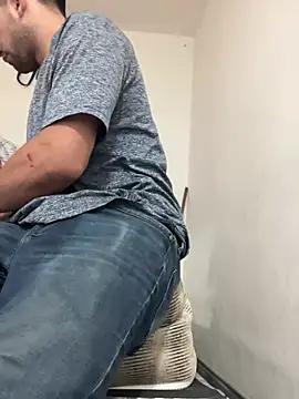 Moisesjrtapia online show from April 29, 2026, 1:21 am