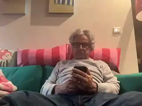 chtentation online show from September 30, 2025, 7:30 pm