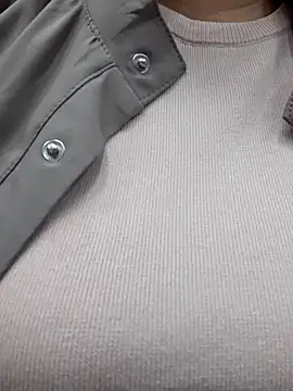 Kimkhaepretty online show from October 8, 2025, 3:37 am