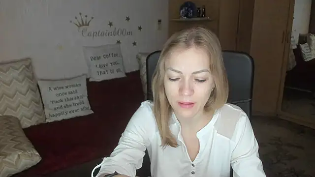 Tiffany Bates online show from October 30, 2025, 3:30 am