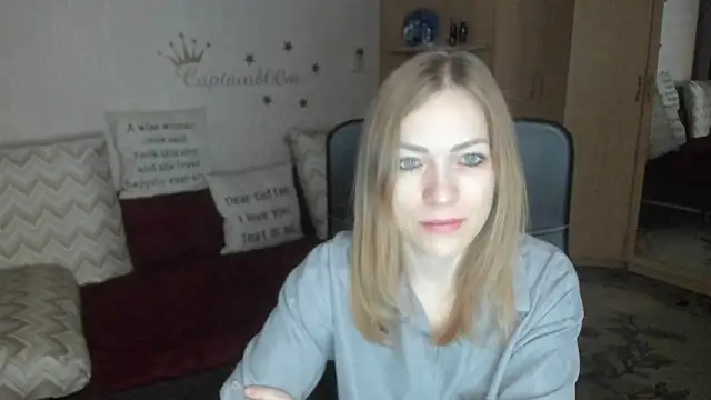 Tiffany Bates online show from November 12, 2025, 3:18 am