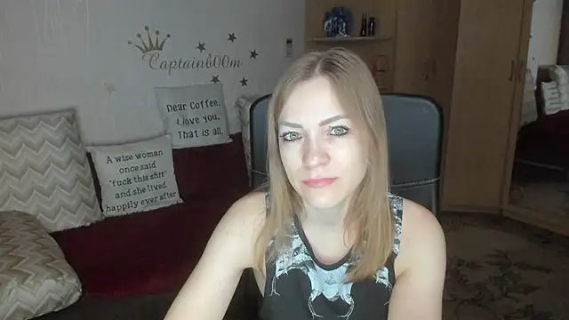 Tiffany Bates online show from November 18, 2025, 3:23 am