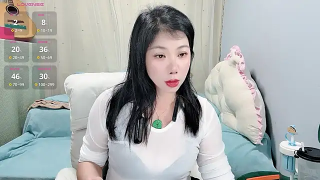 Snapshot of Huanhuan- chatting on October 4, 2025, 2:15 pm Huanhuan- online show from October 4, 2025, 2:15 pm
