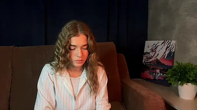 LilianLee online show from October 9, 2025, 4:38 pm