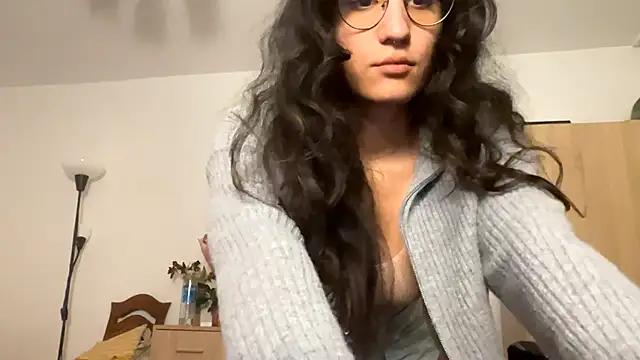 EvaJetty online show from November 4, 2025, 3:44 pm