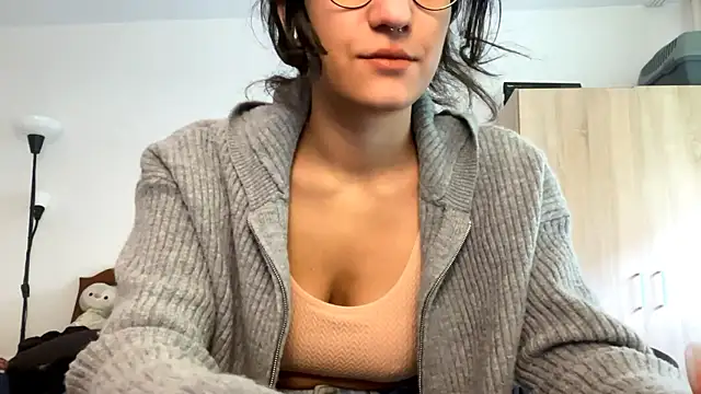 EvaJetty online show from November 9, 2025, 8:45 am