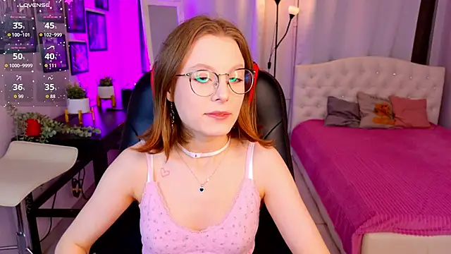 Bubblegum Babe  online show from November 1, 2025, 8:11 pm