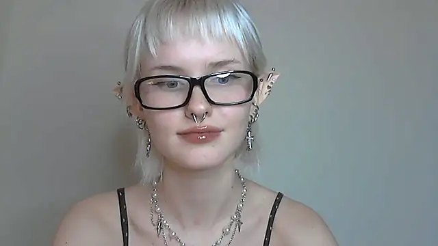 Paradoxy  online show from October 29, 2025, 7:26 pm