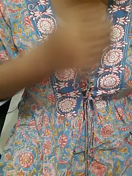 Snapshot of Minakshi_677 chatting on October 4, 2025, 5:33 pm Minakshi 677 online show from October 4, 2025, 5:33 pm