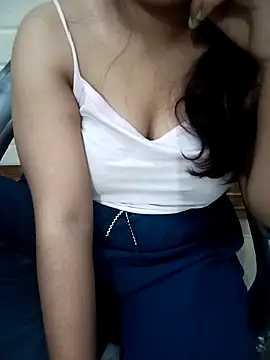 Minakshi 677 online show from December 13, 2025, 7:53 pm