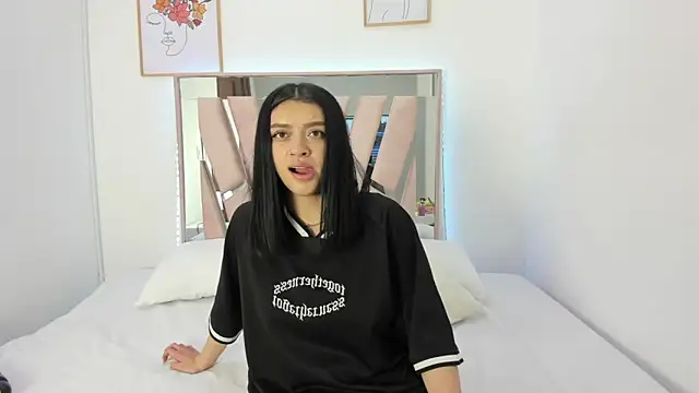 lissastone online show from October 8, 2025, 3:04 am